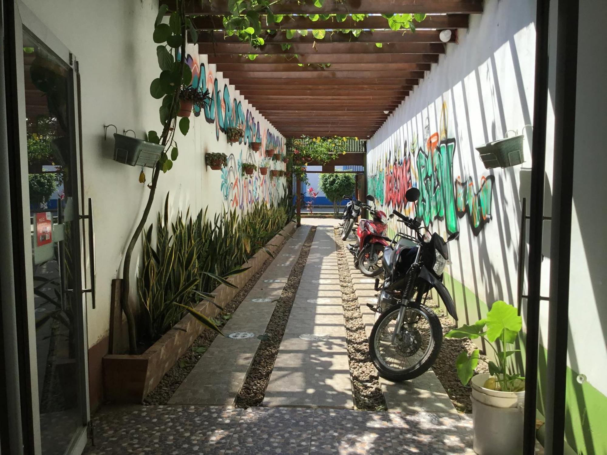 Tambopata Hostel Пуерто Малдонадо Екстериор снимка