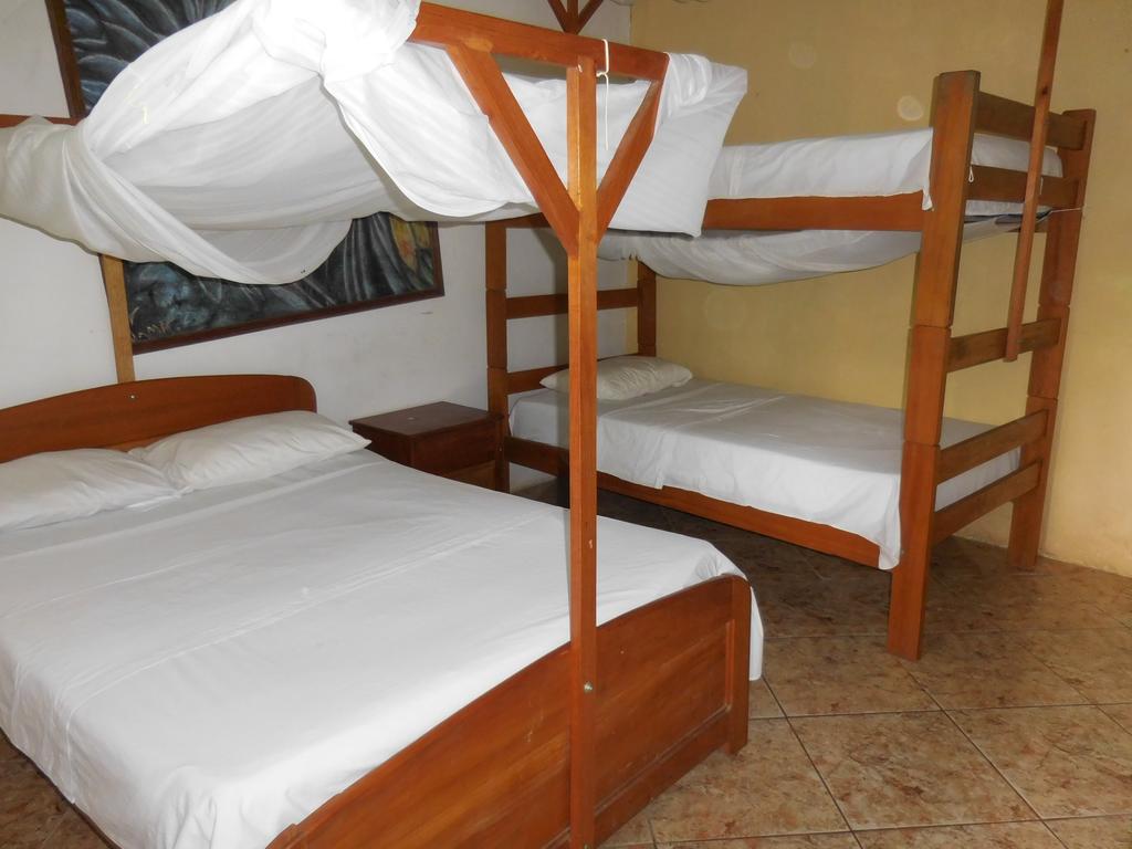 Tambopata Hostel Пуерто Малдонадо Екстериор снимка